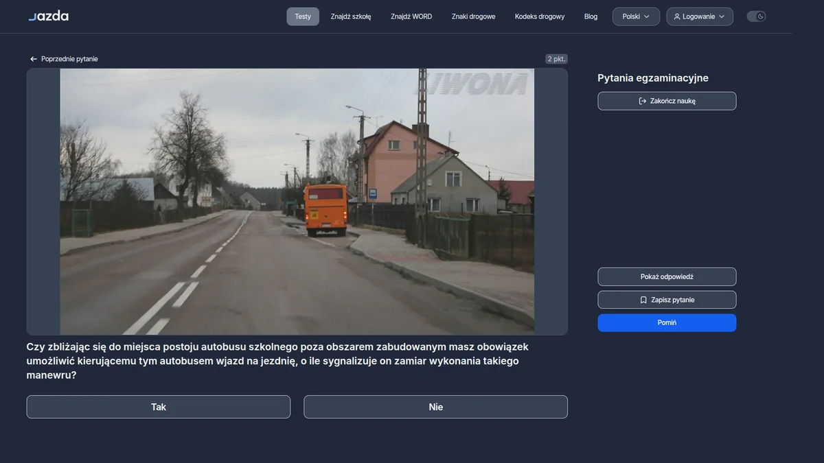 Autobus szkolny poza obszarem zabudowanym - kiedy masz obowiązek ustąpić