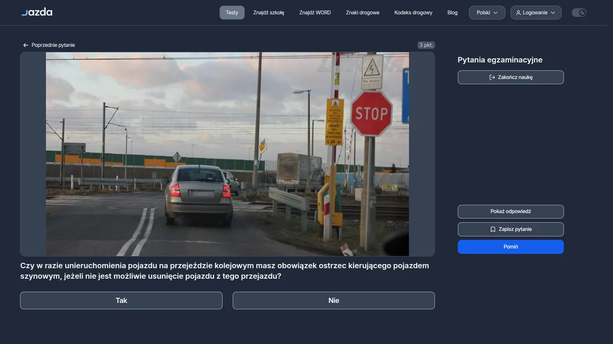 Unieruchomienie pojazdu na przejeździe kolejowym - co robić