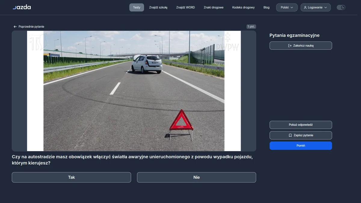 Światła awaryjne na autostradzie po wypadku - obowiązek kierowcy