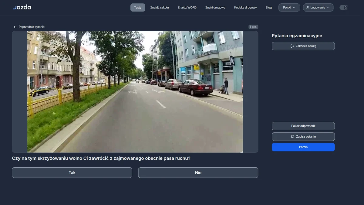 Pas ze strzałką prosto i w lewo - czy wolno zawrócić
